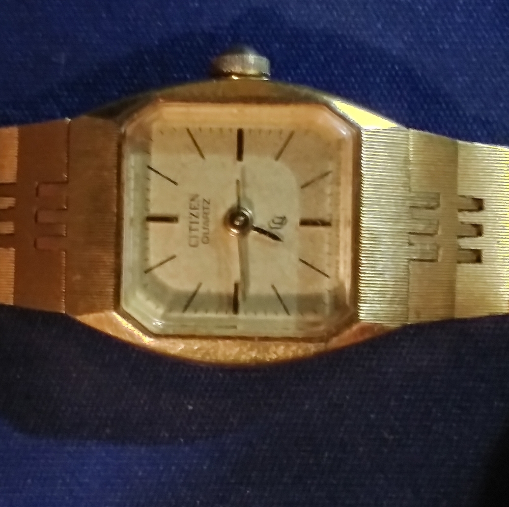 Citizen quarts watch 1 jewel 14k